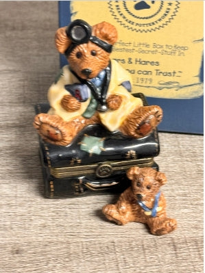 Boyds Bear 1999 Dr. Harrison Griz M.D, PH.D., B.U.D. Trinket Box with Mini Figurine 392011