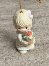 Boxed Precious Moments by Enesco 2002 Daughter Bringing Bouquets of Love Ornament 104790