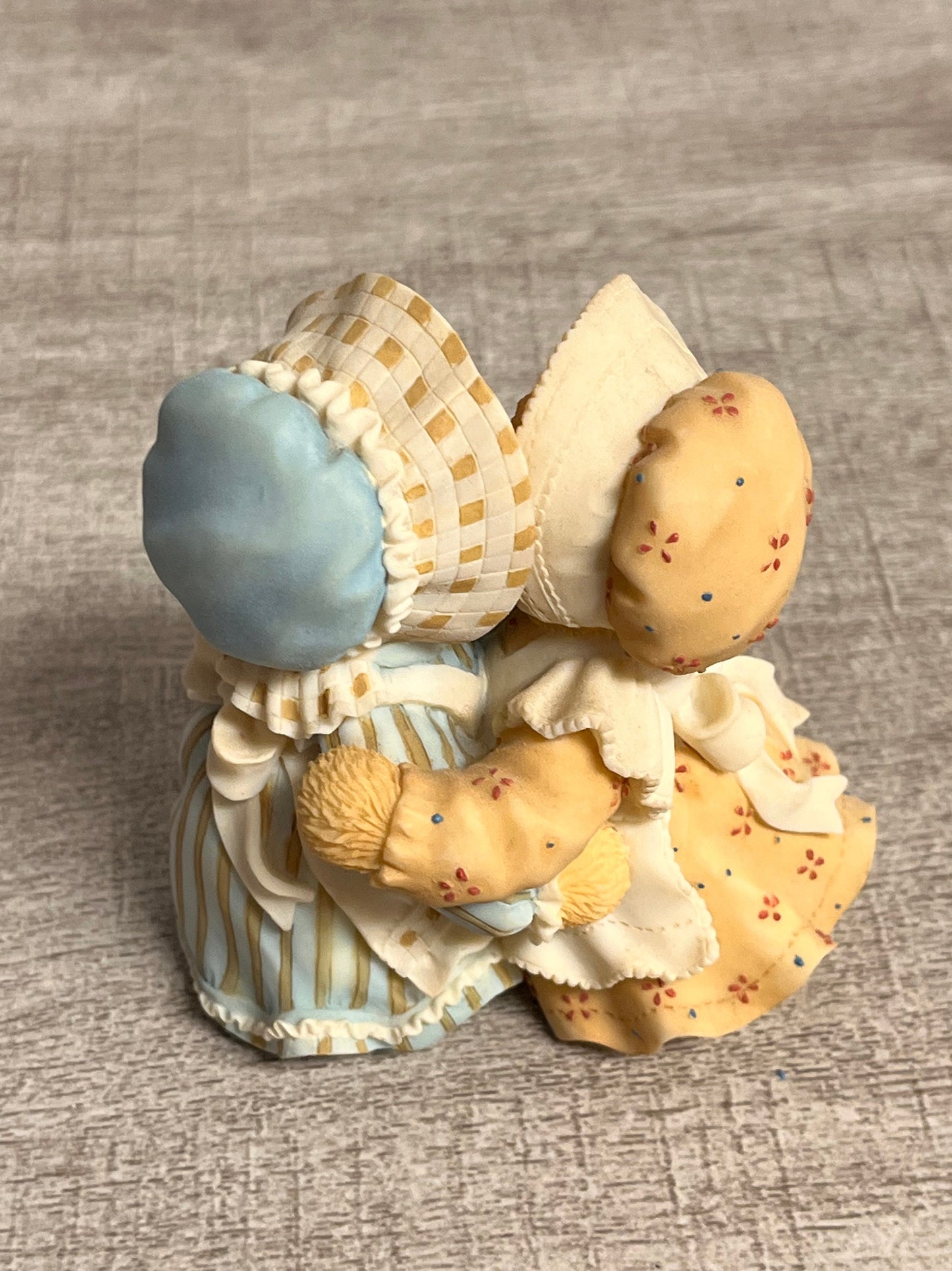 1998 Cherished Teddies Haley and Logan Sisters And Hugs 534145