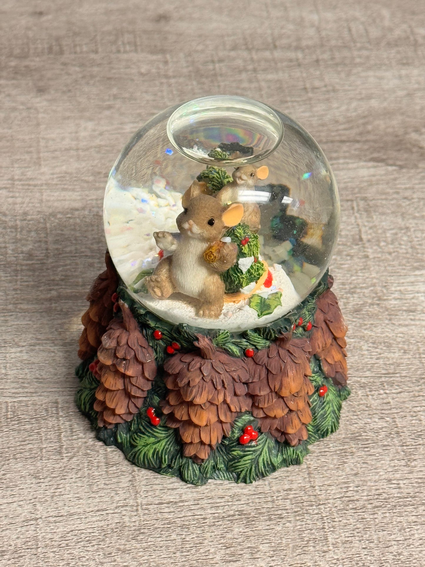 Charming Tails by Fitz and Floyd 2008 Bringing Home The Tree Waterglobe 87/195