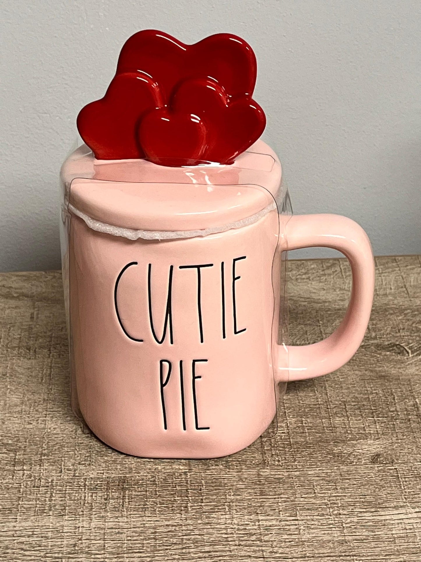 New rae dunn valentine's day cutie pie with lid