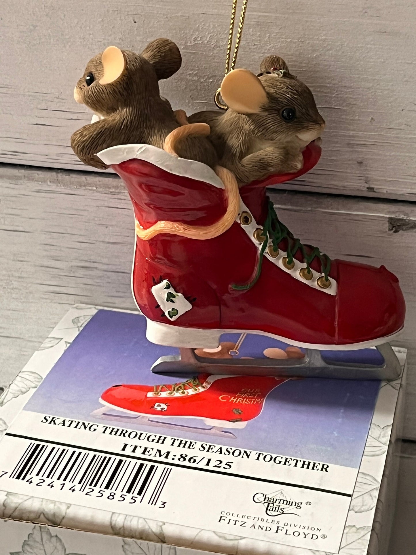 Charming tails by fitz and floyd skating through the season together 86/125