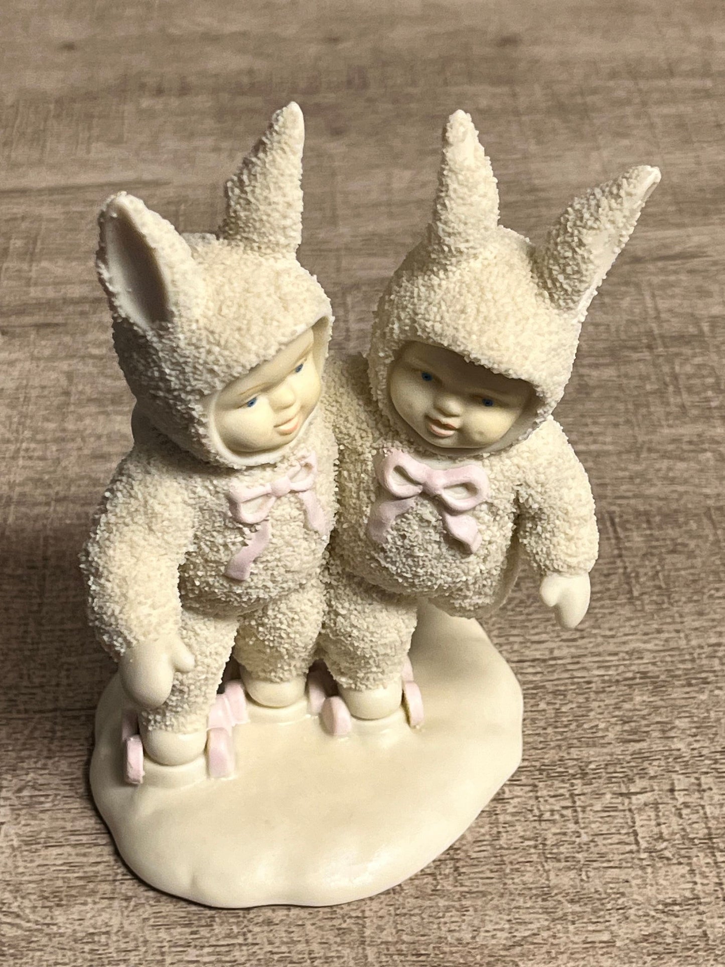 Dept 56 Snowbabies / Snowbunnies 1996 I've Got A Brand New Pair of Roller-skates 26272